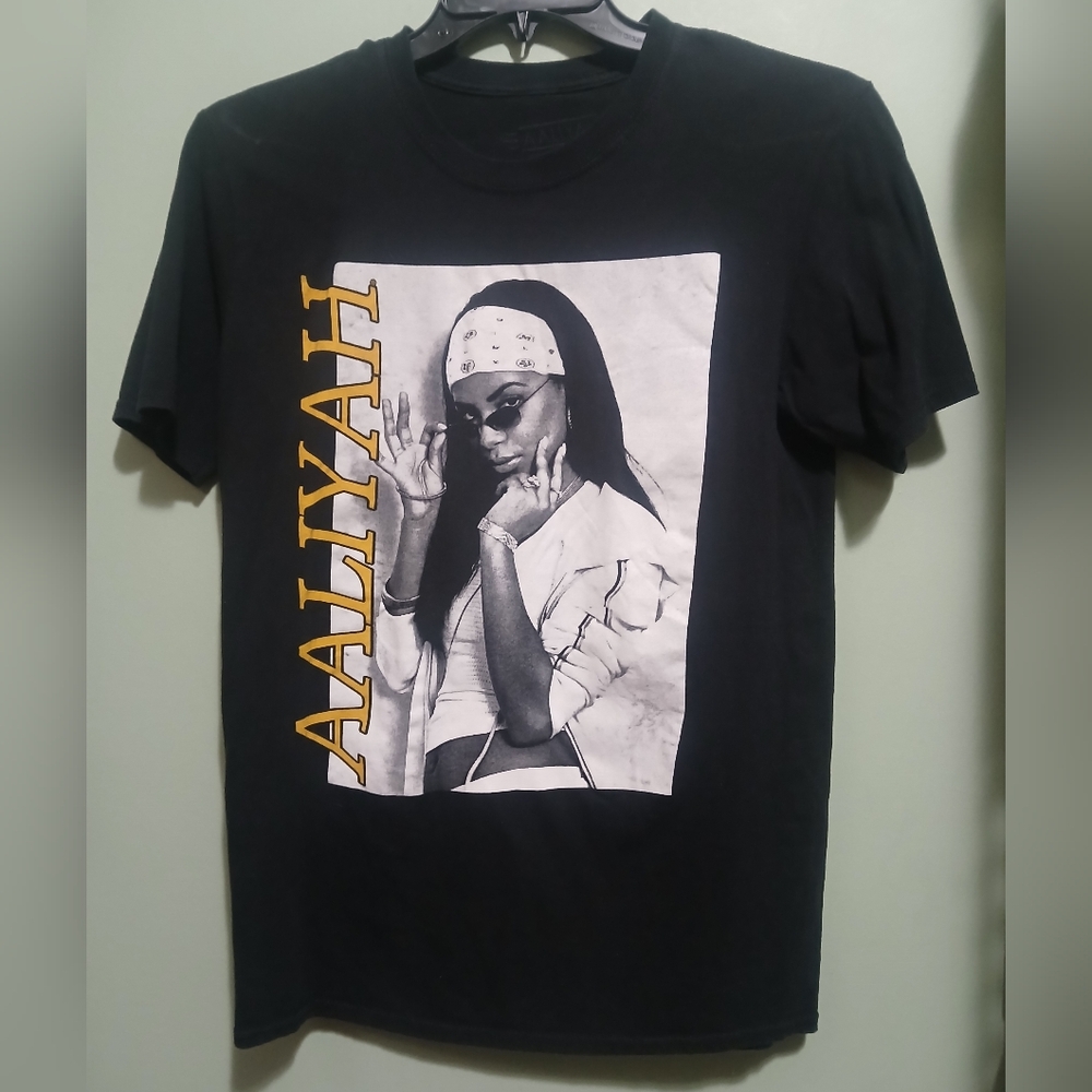 EUC Aaliyah Tee